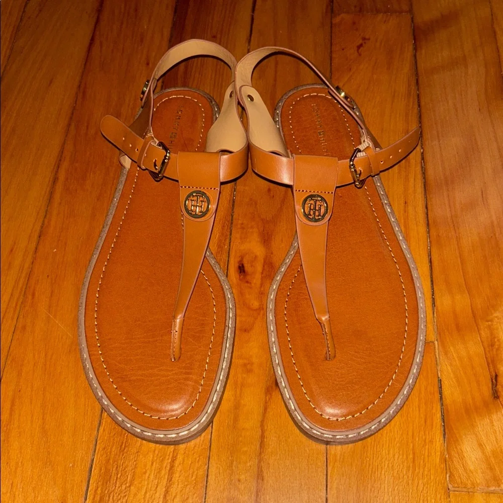 NWOT Tommy Hilfiger Bennia Brown Sandals